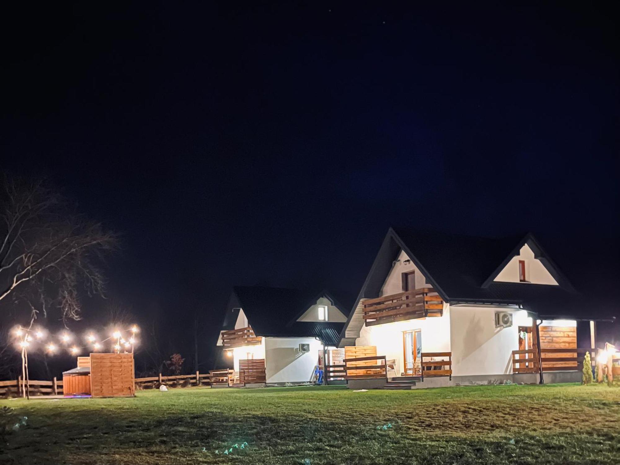 Zagroda Wypoczynkowa- Domki Nad Rzeka Smerekowiec Екстериор снимка